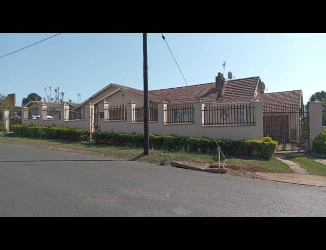 4 BEDROOM HOUSE FOR SALE IN NEWHOLME